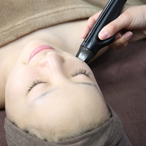 【期間限定】メイクの上◎即効小顔ケア サーマルフラクショナル200shot　15分